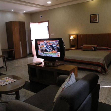 Nasiklub Hotel ภายนอก รูปภาพ