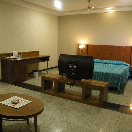 Nasiklub Hotel ภายนอก รูปภาพ