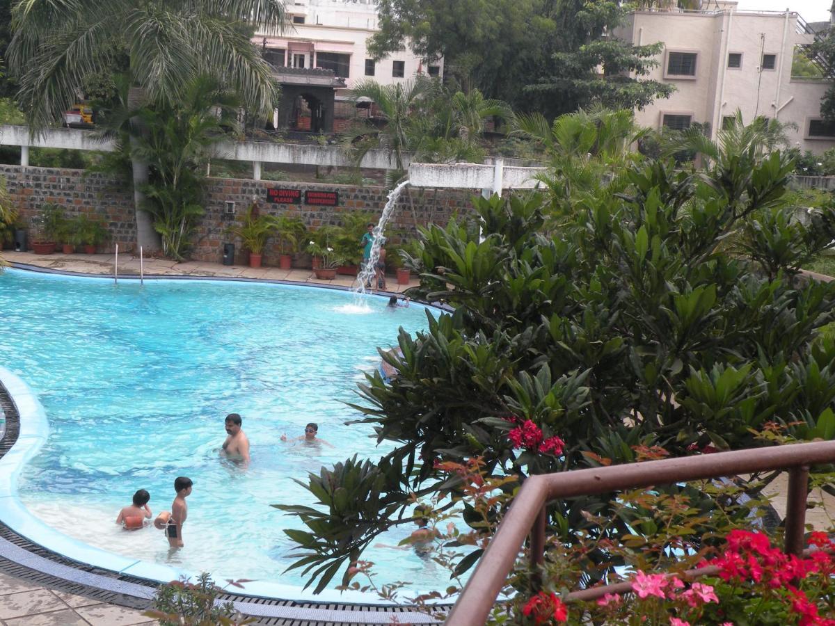 Nasiklub Hotel ภายนอก รูปภาพ
